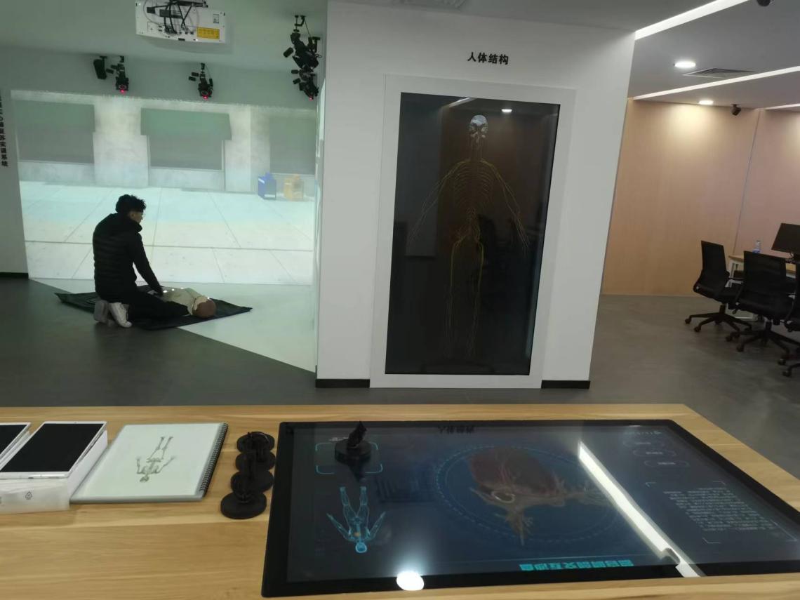 说明: ab8983f44b8f6f6840cea5830d7fcad